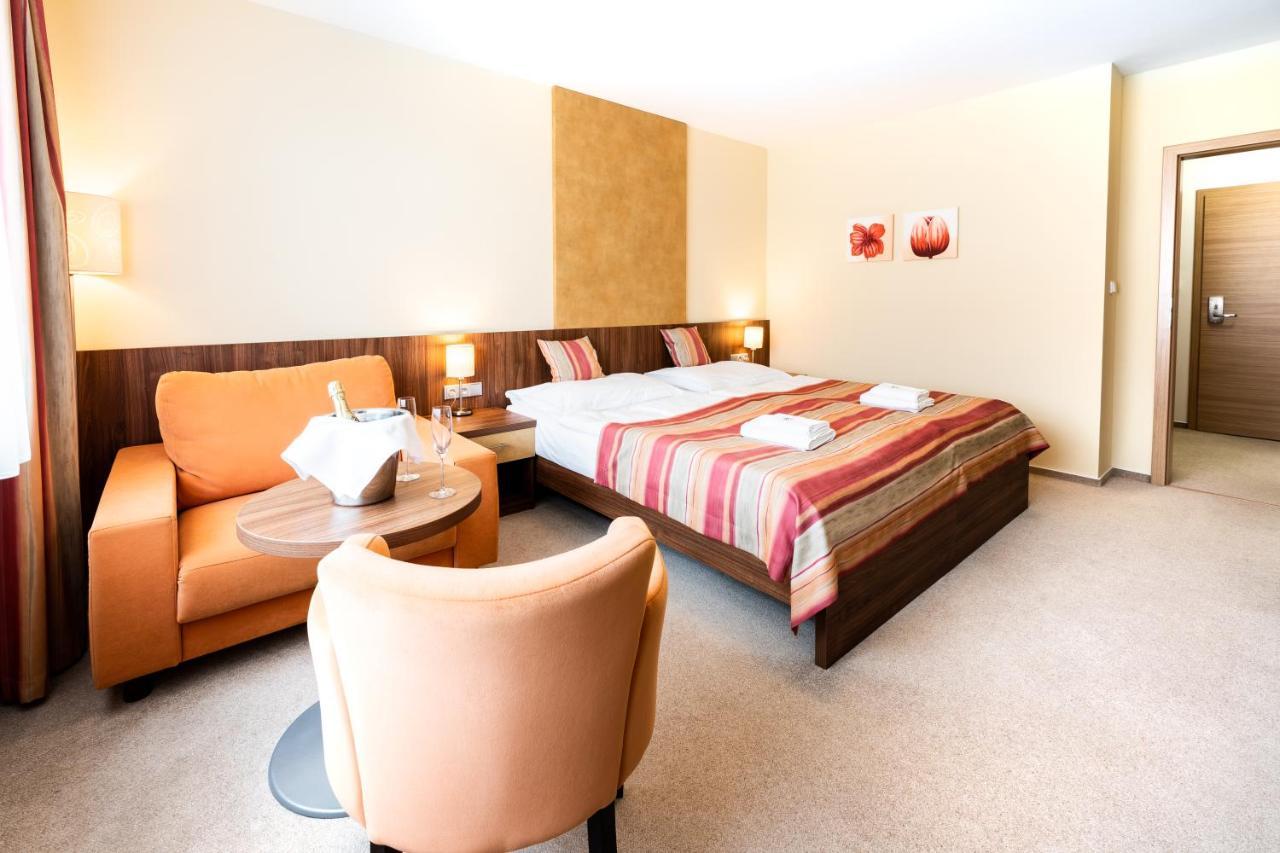 Hotel Artaban Zirovnice Luaran gambar