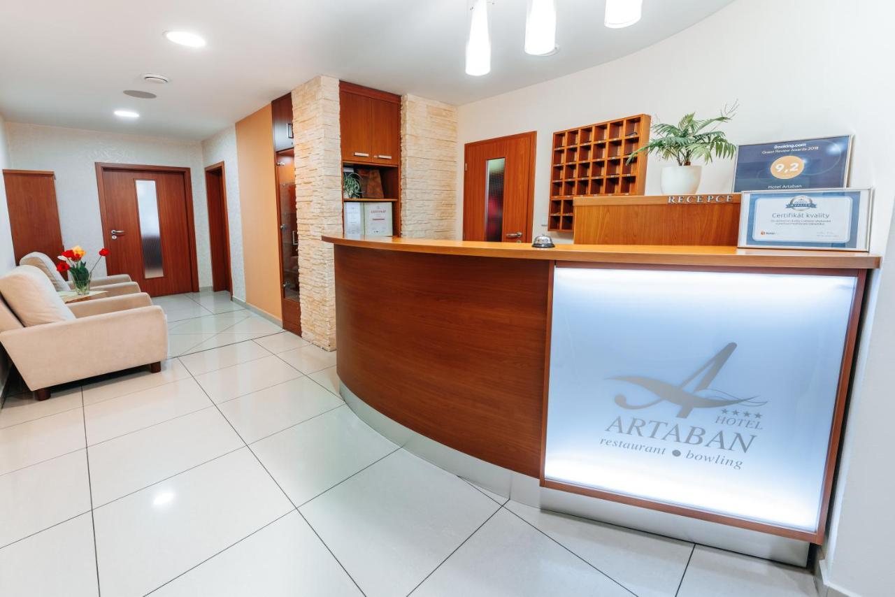 Hotel Artaban Zirovnice Luaran gambar