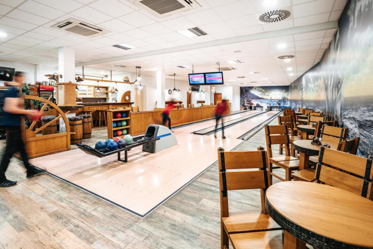 Hotel Artaban Zirovnice Luaran gambar