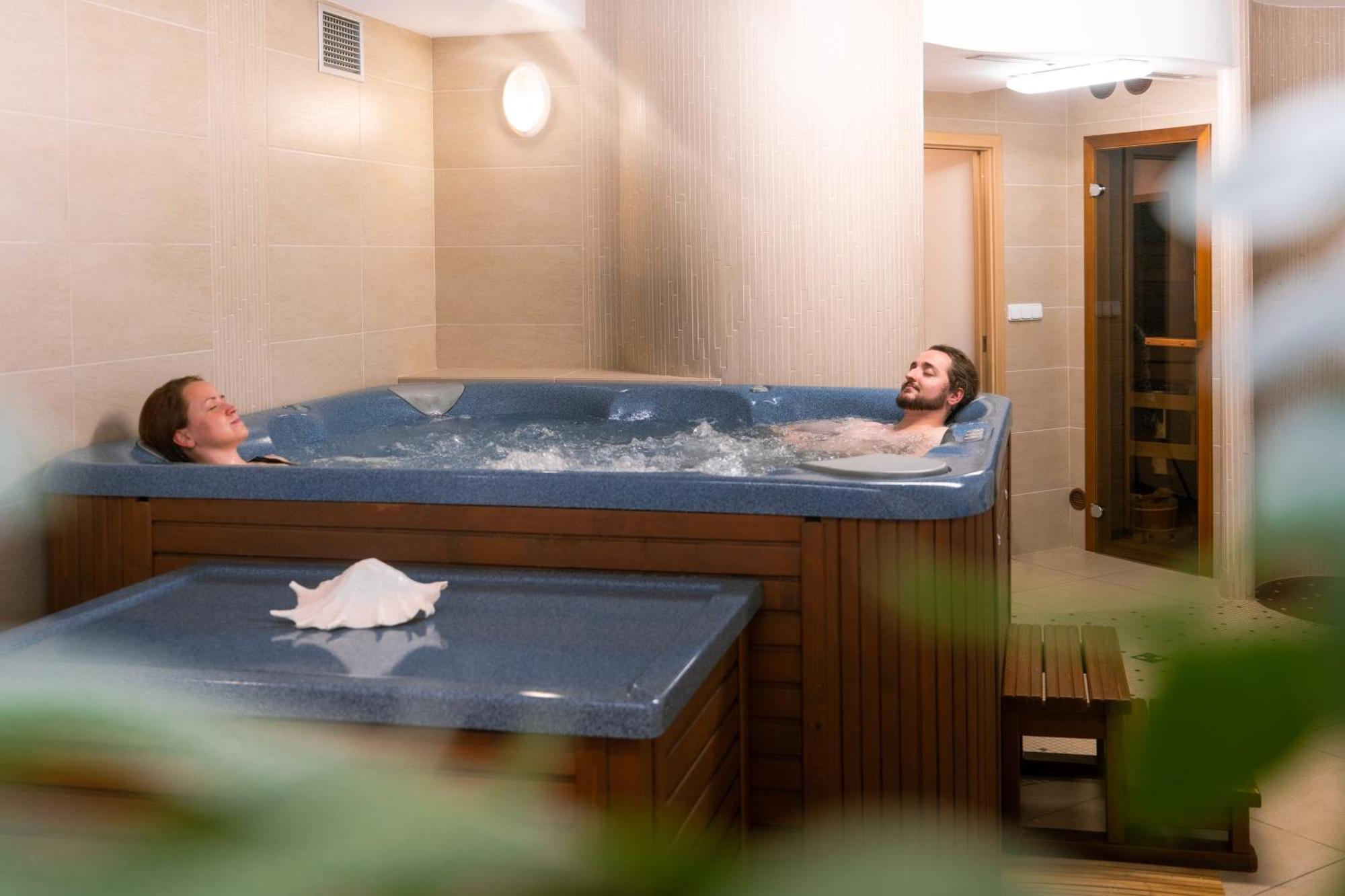 Hotel Artaban Zirovnice Luaran gambar