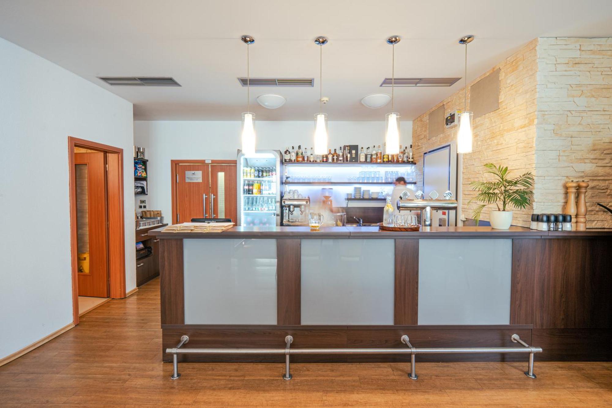 Hotel Artaban Zirovnice Luaran gambar